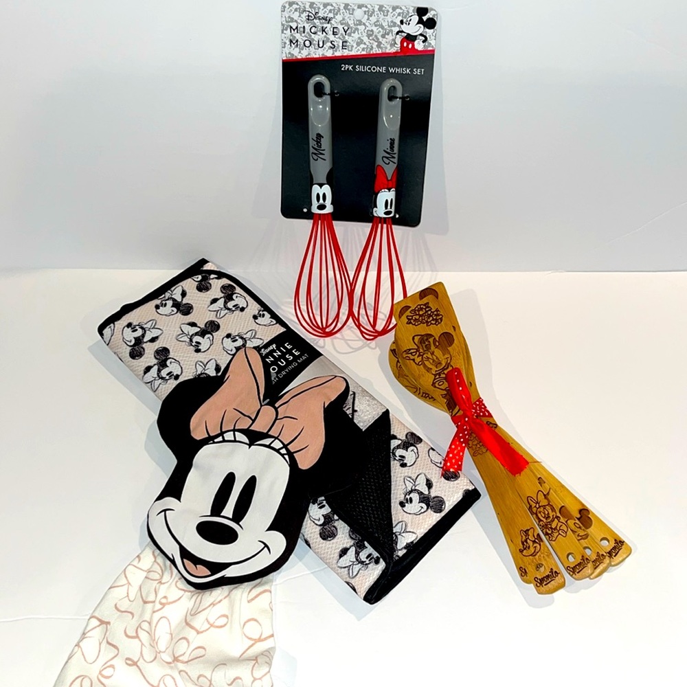 Disney Kitchen Essentials Set